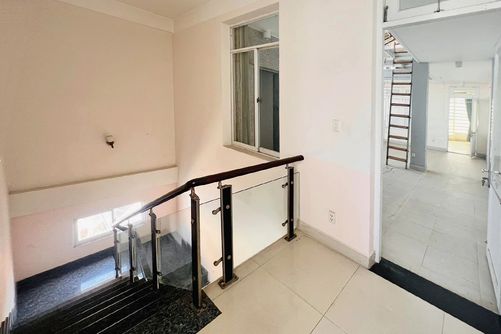 Bán nhà Thống Nhất Gò Vấp, Xe hơi, 159m² (5.6m /nở hậu 6.5x33m) 4 Tầng