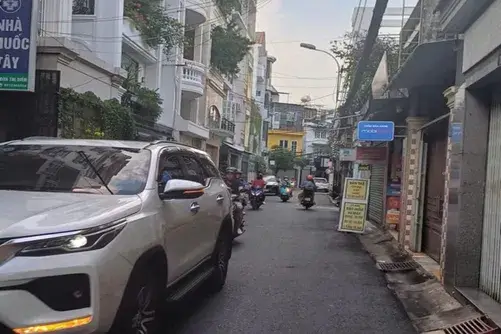 Bán nhà Cô Bắc Phú Nhuận, Xe hơi, hẻm thông, 40m² 4 Tầng kinh doanh
