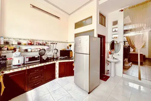 Bán nhà hẻm Nguyễn Đình Chính, 82m² (4.75m / hậu 11.5m x 11.5m) 3 Tầng