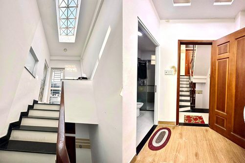 Bán nhà Phan Đăng Lưu Phú Nhuận, Xe hơi, 5 Tầng 7 phòng ngủ, 51.7m²