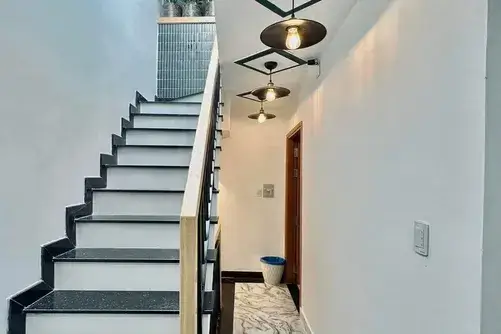 Nhà Mặt tiền đường Cầm Bá Thước, 3 Tầng (4x9m) nở hậu 5m, 5 phòng ngủ